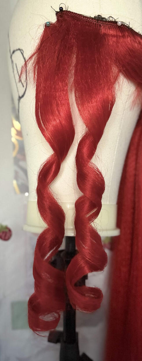 Loose Roman Curls